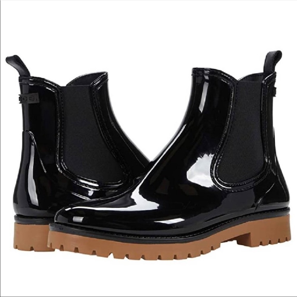 NWT Vince Risa Black Gum Chelsea Boots